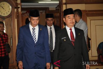 Gubernur-Ketua DPRD Sultra saling puji nama