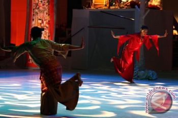 Penampilan Musik randai "Siti Manggopoh" tampil meriah di Paris