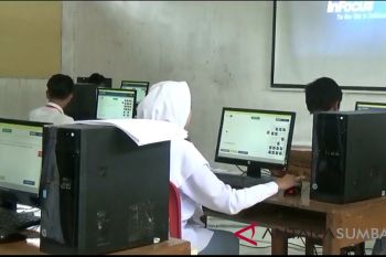 SMA 1 Padang UNBK tiga sesi dengan 115 unit komputer