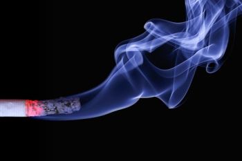 Rokok elektrik ternyata bisa memicu radang paru-paru