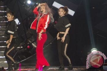 SNSD bikin kejutan di konser Tiffany Young