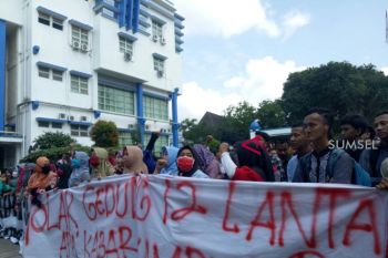 Mahasiswa UIN Raden Fatah tuntut Rektorat batalkan bangun gedung 8 lantai