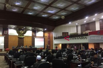 Sah... Kini  Sumbar miliki  Perda Perlindungan Konsumen