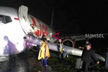 Bandara Djalaluddin ditutup hingga 2 Mei, 14 penerbangan Lion Air batal