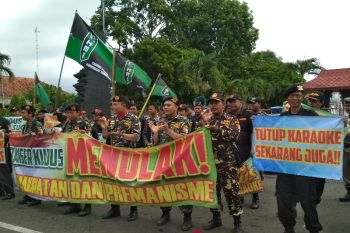 Ormas Islam tuntut penutupan usaha karaoke di Kudus