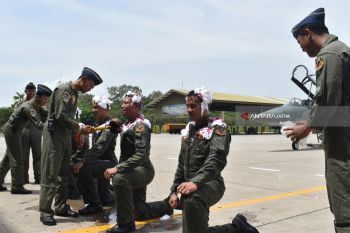 Lima Penerbang Tempur Jalani Tadisi Terbang Solo (Video)