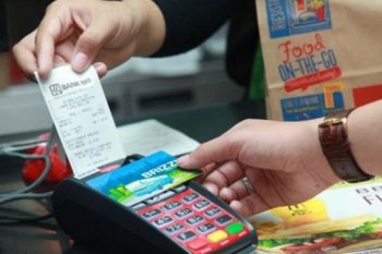 Semua transaksi keuangan Pemkot Padang secara nontunai pada 2019
