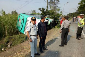 Dua Bus Tabrakan di Nganjuk Sebabkan Tiga Meninggal