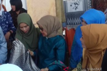 Sentra Industri Tenun, harapan dalam melestarikan songket Minangkabau