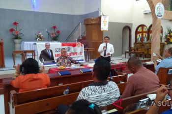 Legsilator Bara Hasibuan Reses di HKBP Manado