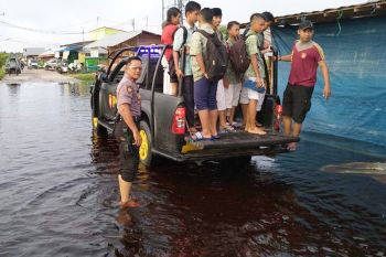 Ini yang diminta warga korban banjir di Mendawai kepada polisi