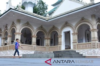 Kemegahan arsitektur Masjid Rao Rao Tanah Datar