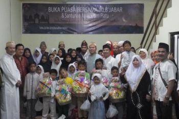 IKLB Jabar buka bersama dan santuni yatim piatu