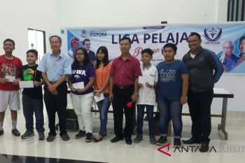 Pasangan Veren/Indah juarai bridge Liga Pelajar Manado