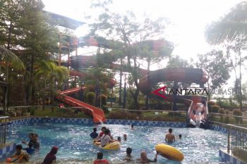 Ada diskon 50 persen di Opi Water Fun