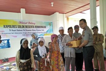 Wujud kepedulian Polres Solok Arosuka santuni kaum dhuafa nagari Gantuang Ciri