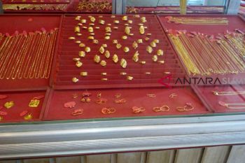 Harga emas melonjak Rp3,7 Juta persuku