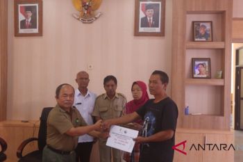 BTNGR serahkan santunan kepada keluarga pendaki meninggal