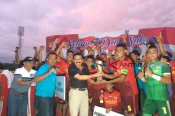 Tim sepakbola Satbrimob raih Kapolda Sumbar Cup