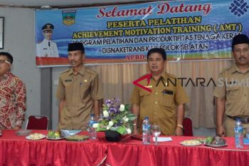 Solok Selatan tingkatkan kemampuan tenaga kerja