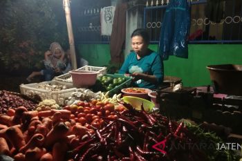 Harga kebutuhan pokok diprediksi terus naik, masyarakat tak perlu resah