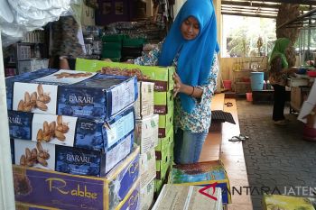 Omzet penjualan kurma melesat 100 persen lebih