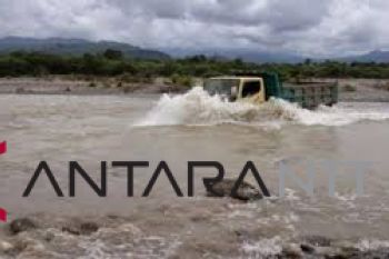 KPU Kabupaten Kupang distribusikan logistik pemilu melalui laut