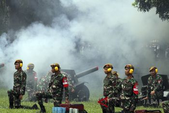 Parade Dentuman Meriam