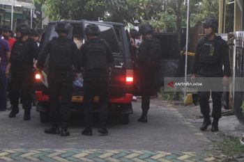 Penggeledahan Rumah Terduga Teroris