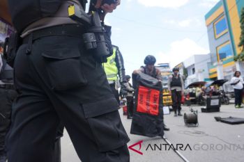 Tas Mencurigakan Dekat Pos Polisi