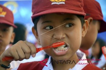 Peringatan WODH Makassar dirangkaikan gerakan makan ikan