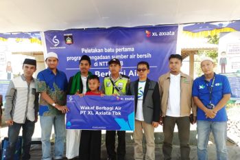 XL-YSH bangun sumber air bersih di NTB-NTT