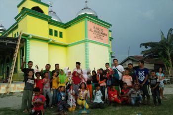 Ansor-DDI bersihkan masjid jelang ramadhan