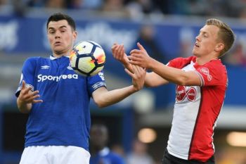 Southampton keluar dari zona degradasi