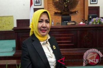 Isvie Lantik Tiga Anggota PAW DPRD NTB
