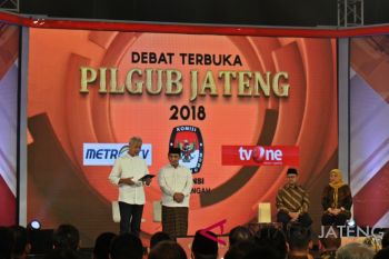 Ganjar-Yasin tampilkan data saat debat Pilgub Jateng