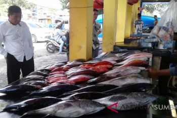 Agam Ensures Freshwater Fish Supplies is Sufficient Ahead Eid