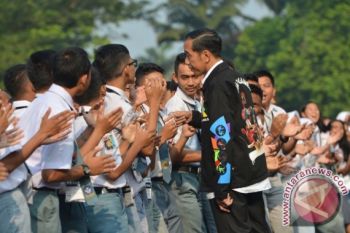 Presiden ajak pelajar SMA keliling Istana Bogor