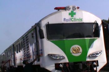 PT KAI Tanjungkarang ajak masyarakat periksa kesehatan di "Rail Clinic"