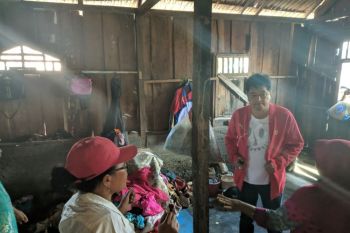 Sahabat Sejati Hendrik Lyanto peduli korban banjir rob Donggala