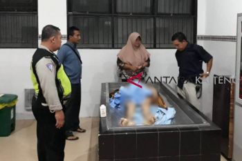 Sepeda motor  senggol bak truk, pria asal Lampung tewas