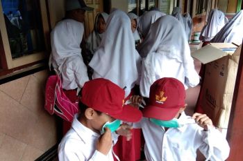 Merapi Waspada, warga Megalang tak ada yang mengungsi