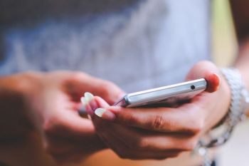 Sebuah pernikahan tetap harmonis lewat kompromi kedua belah pihak