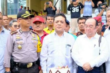 No Way of Rejecting Foreign Workers, Riau Official Says