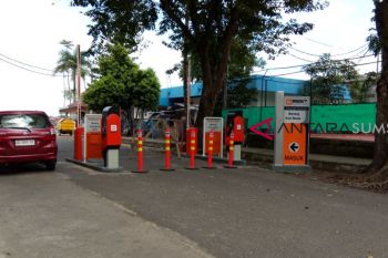 Keluhkan harga parkir, Dishub terapkan plang parkir otomatis
