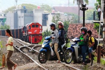 KAI Tanjungkarang tutup 28 perlintasan ilegal