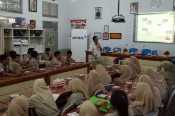 Program TFWoF APRIL Kenalkan Siswa Tentang Pengelolaan Hutan Berkelanjutan