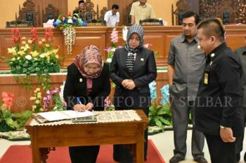 DPRD-Pemprov Sulbar tandatangani MoU Ranperda pendirian Perusda