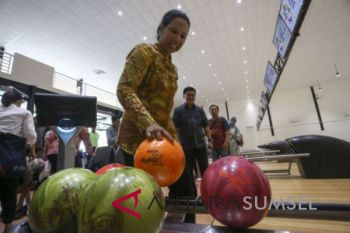 Menteri BUMN tinjau  venue boling Asian Games
