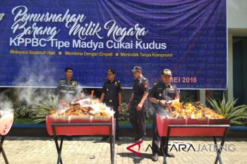 Bea Cukai Kudus musnahkan rokok senilai Rp8,13 miliar (VIDEO)